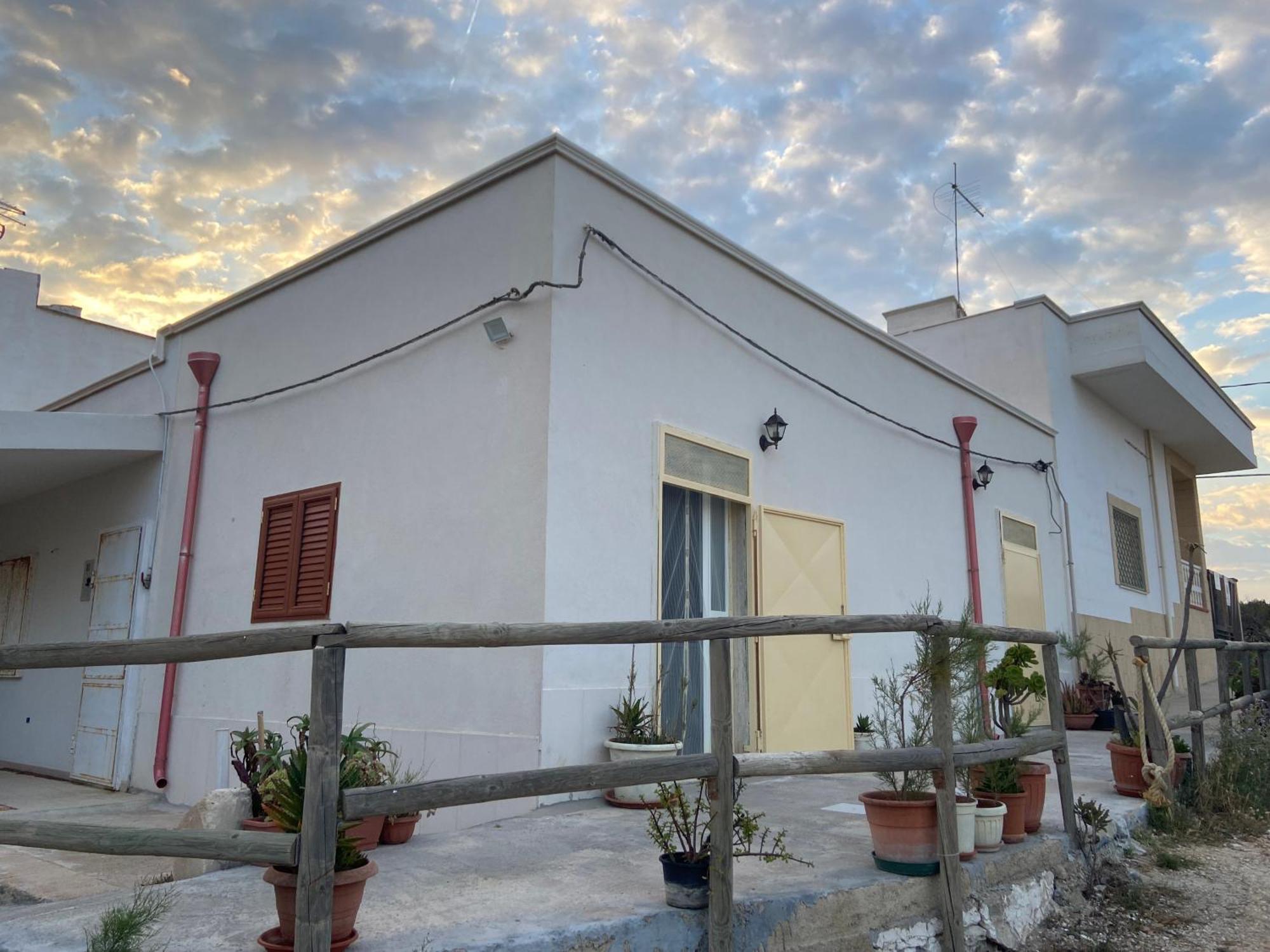 فيلا La Torretta Del Surfista تارانتو المظهر الخارجي الصورة